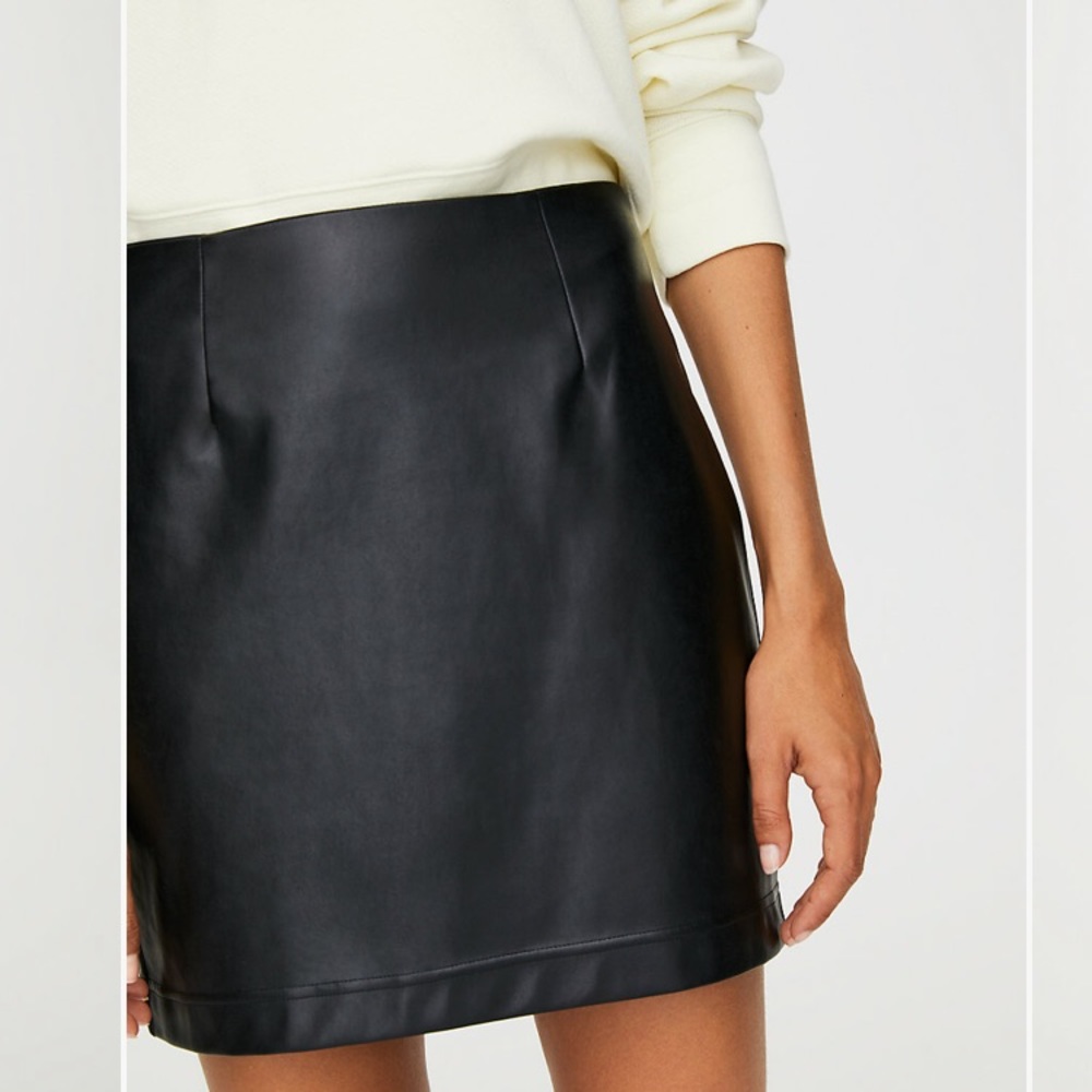 Aritzia Wilfred free oracle ribbed skirt - size xs
